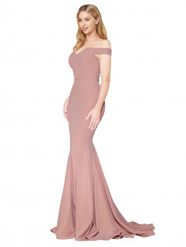 Rosa empolvado Sirena Hombros Descubiertos Barrer tren Crepé Elástico Largo Formales Vestidos de dama de honor / Vestidos de fiesta